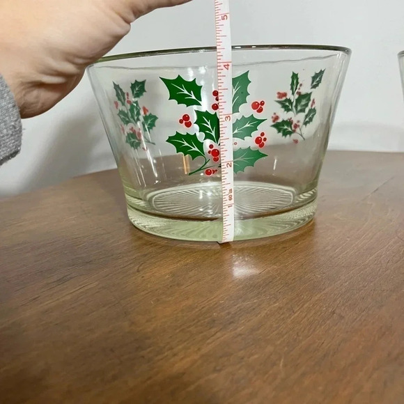 Vintage MCM Holly Berry Christmas Mugs and Ice Bucket/Bowl Set - Picture 7 of 10